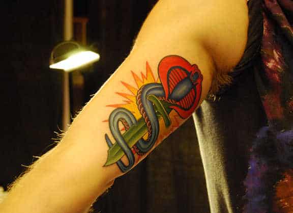 tattoo-nozh
