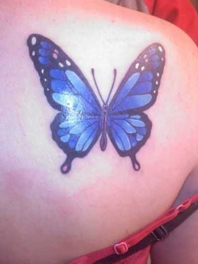 татуировка голубая бабочка