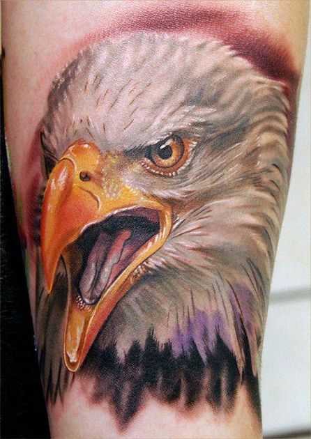 реалистичная цветная татуировка орла